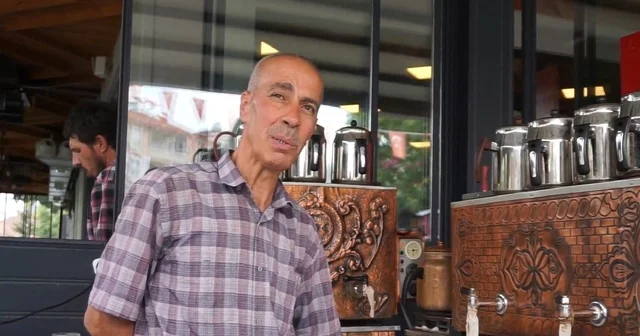 Burdur un 50 yıllık neşe kaynağı: Çaycı Hakkı nın gülüşü kentin simgesi oldu Burdur Haberleri Habertürk Yerel Haberler