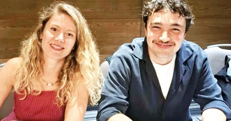Bizimki aşk değil!