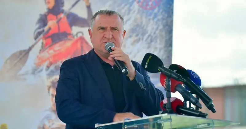 Gençlik ve Spor Bakanı Bak: 12 milyon gencimize yüzme öğrettik