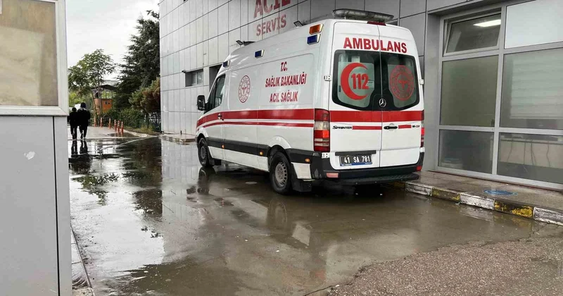 Derince de bir okulda sınıfın tavanından sıvalar döküldü: 3 öğrenci yaralı
