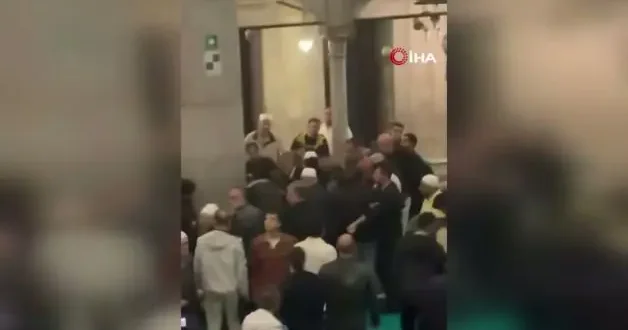 Eyüpsultan Camii nde silah sesleri: Tartışma sonrası havaya ateş açtı