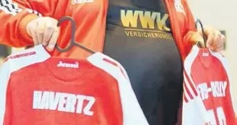 BÜLENT CANKURT Bencillik etmeyip herkese gösterdi