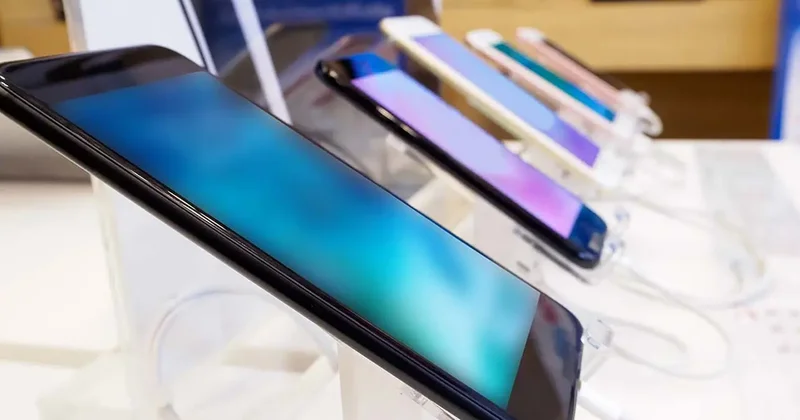 Türkiye ye yeni yerli akıllı telefon geliyor: Müjdeyi verdi! İşte, tarih...
