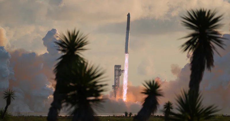 Elon Musk ın dev roketi ilk kez yörüngeye ulaştı: Motor arızası sebebiyle erken geri döndü
