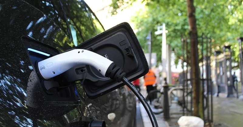 Araştırmacılar daha iyi elektrikli araç bataryaları üretmek için çip üretim teknolojisinden yararlanıyor