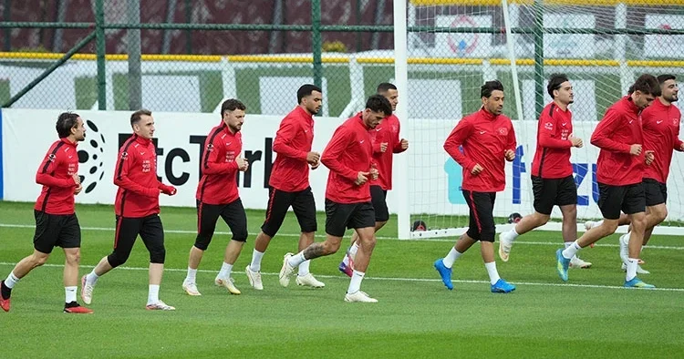 A Milli Takım a 2 isimden kötü haber!