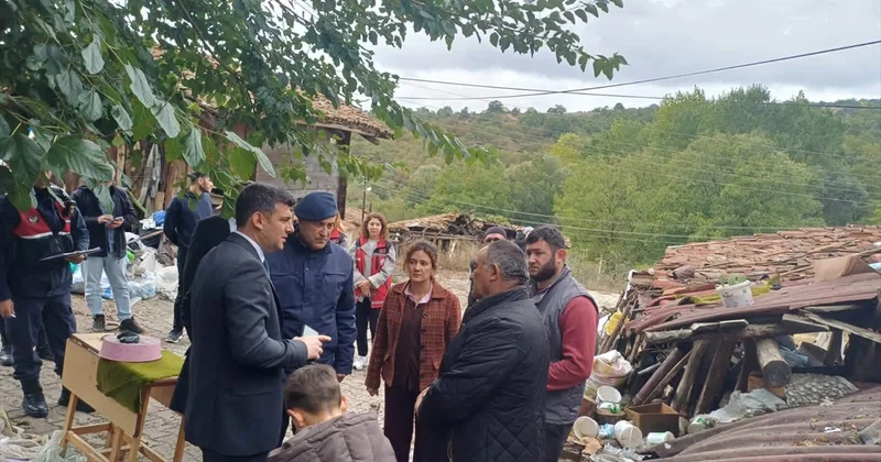 Mudanya da sağanak sonrası su baskını: Evde mahsur kalan anne ve 3 çocuk tahliye edildi