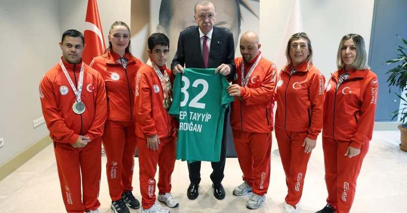 Cumhurbaşkanı Erdoğan, Türkiye Özel Sporcular Spor Federasyonu temsilcilerini kabul etti