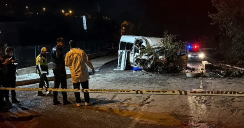 Karabük’te minibüs kontrolden çıktı: Tabela, direk ve ağaca çarptı, 6 kişi yaralandı Sözcü Gazetesi