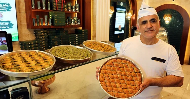 Mühendisliği bıraktı, ABD de baklava kralı oldu! Elon Musk ın SpaceX ine kadar ulaştırdı