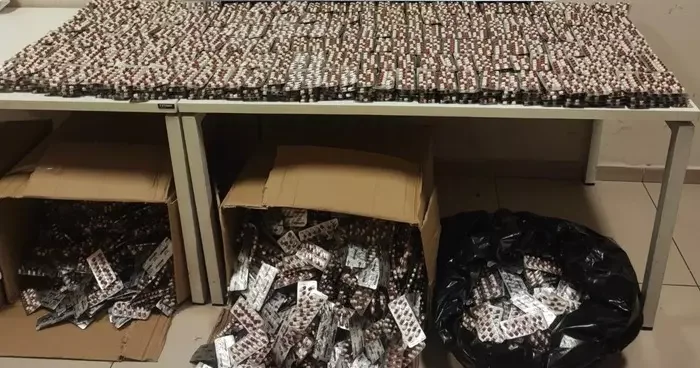 İzmir’de binlerce uyuşturucu nitelikli hap ele geçirildi