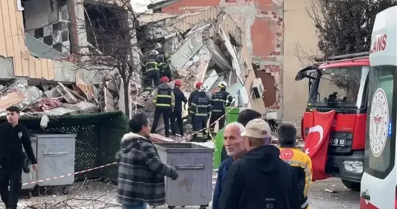 Gebze de çöken binada kaç kişi var, enkazdakilere ulaşıldı mı? Son Dakika Haberleri