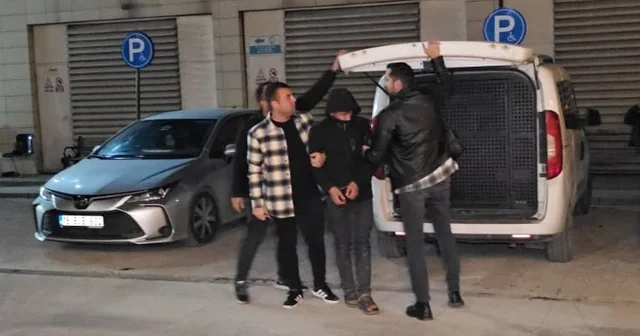 Bursa da kesinleşmiş 12 yıl hapis cezası bulunan firari çalıntı motosikletle yakalandı Bursa Haberleri