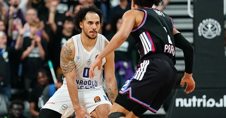 Paris Basketbol 80 90 Anadolu Efes (EuroLeague)