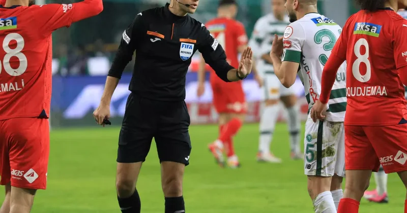 Taraftarlar tepkili! Bahis oynayan Zorbay Küçük en çok hangi devin canını yaktı?