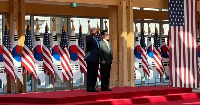 Trump Güney Kore Devlet Başkanı Lee ile görüştü Dünya Haberleri