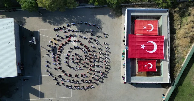 Diyarbakır da 200 öğrenci, 1 ay hazırlanarak 29 Ekim için İzindeyiz i söyledi Diyarbakır Haberleri