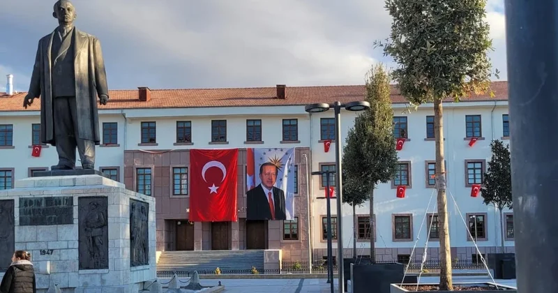 Malatya’da skandal olay… Cumhuriyetin 102. yılında Atatürk e yer yok! Sözcü Gazetesi