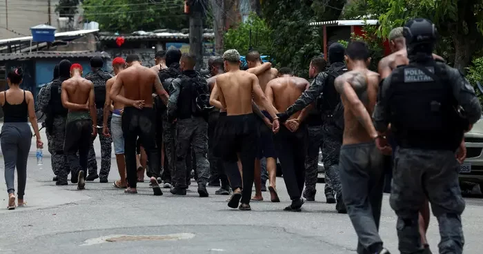 Rio de Janeiro da polis operasyonu! Şimdiye kadar böylesi görülmemişti... En az 64 kişi öldü