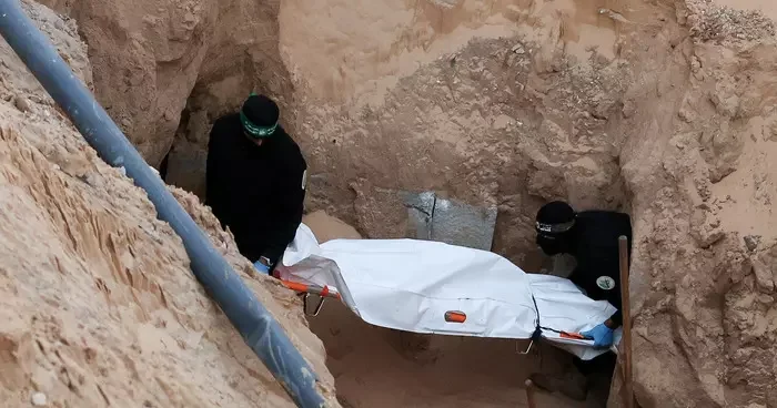 Dünyanın konuştuğu görüntü! Ateşkese rağmen füze yağdırmıştı... İsrail in katliam için yeni bahanesi