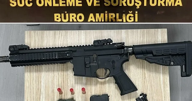 İzmir de ruhsatsız silah ve uyuşturucu operasyonu; 6 gözaltı İzmir Haberleri