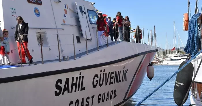 Muğla da askeri gemiler ve botlar ziyarete açıldı