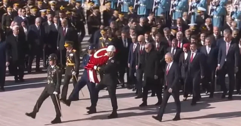 Anıtkabir de aynı ayıp: Erdoğan sloganları yükseldi Sözcü Gazetesi