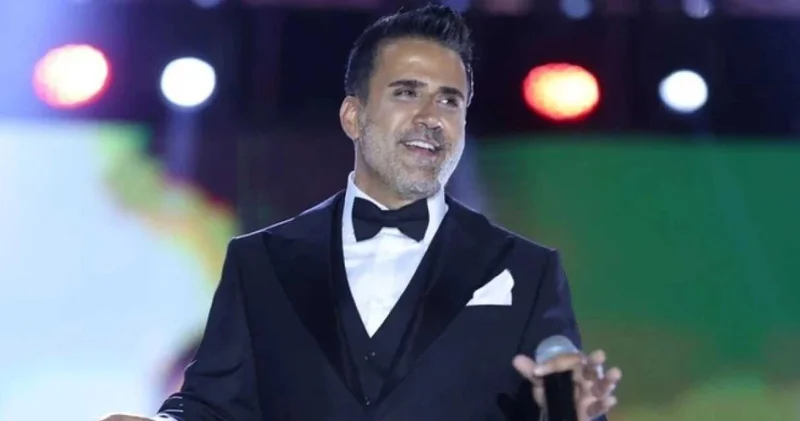 Emrah ın son halini görenler tanıyamadı: Sahnede hüngür hüngür ağladı