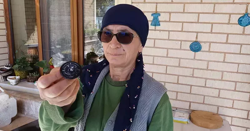 Mahallenin ilk kadın muhtarı, 16 yıldır mührü kaptırmadı