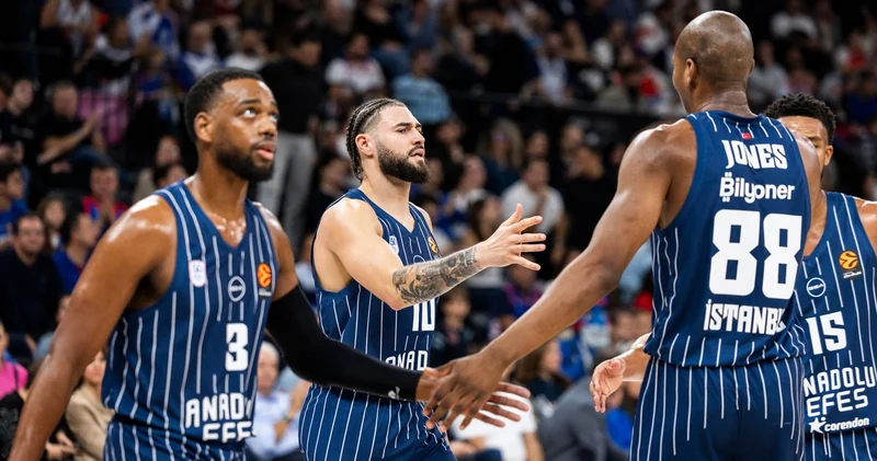 Paris Basketbol: 80 Anadolu Efes: 90 MAÇ SONUCU (Anadolu Efes Paris te galip) Basketbol Haberleri