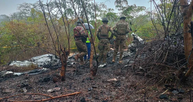 Kenya da uçak düştü: Yabancı turistlerin de aralarına bulunduğu 11 kişi öldü