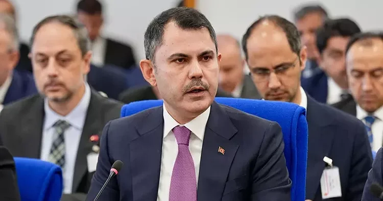 Bakan Kurum: Sındırgı da daha önce boşalttığımız 3 bina yıkıldı