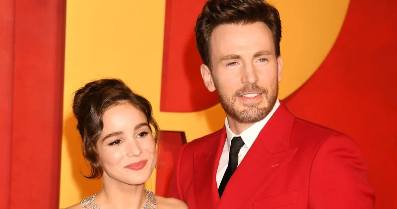 Chris Evans baba oldu: Eşi Alba Baptista ilk bebeğini dünyaya getirdi magazin haberleri