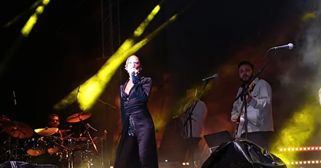 Bursa da Zeynep Bastık tan Cumhuriyet Bayramı konseri Bursa Haberleri