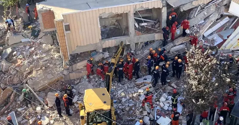 Çöken binada enkaz altında kalan 5 kişinin kimlikleri belli oldu