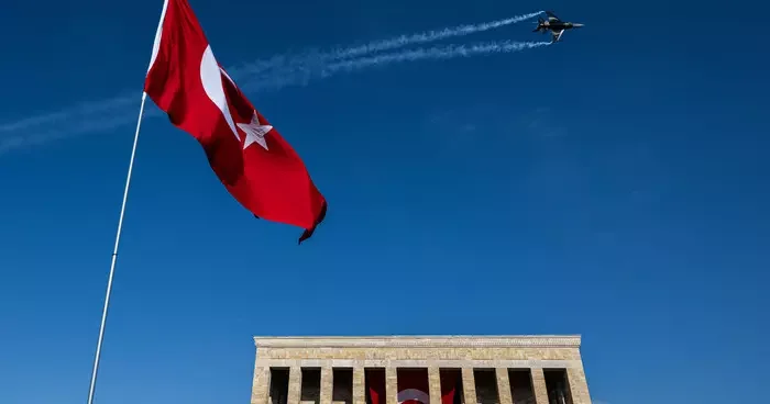 SOLOTÜRK ten Anıtkabir üzerinde Cumhuriyet in 102. yıl dönümüne özel uçuş gösterisi