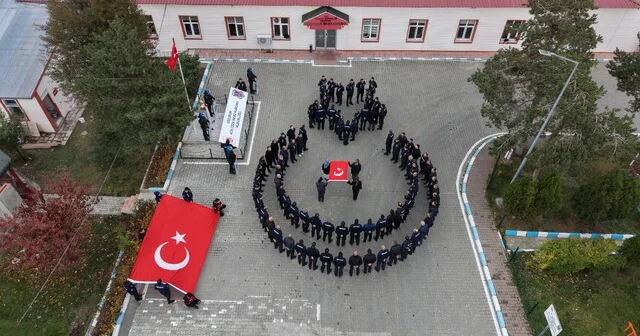 Erzurum da cezaevi personelinden Cumhuriyet in 103. yılına özel koreografi gösterisi Erzurum Son Dakika Haberleri Habertürk Yerel Haberler