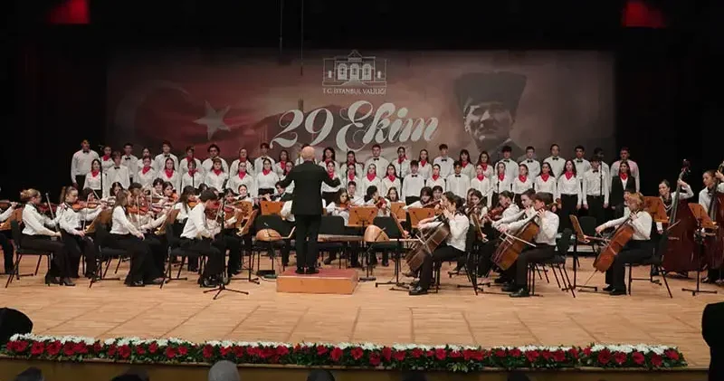 Cumhuriyet Bayramı nın 103 üncü yılı Cemal Reşit Rey Konser Salonu’nda kutlandı