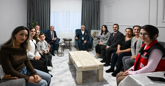 Kırklareli Valisi Uğur Turan, Kıbrıs gazisi Kök ü ziyaret etti Kırklareli Haber Habertürk Yerel Haberler