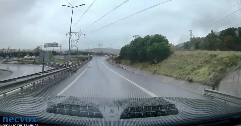 Göktürk’te virajı alamayan aracın takla attığı anlar kamerada