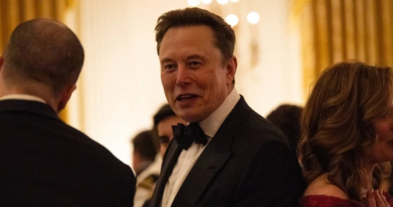 Dünyanın en zengin insanı Elon Musk: Para biriktirmek anlamsız