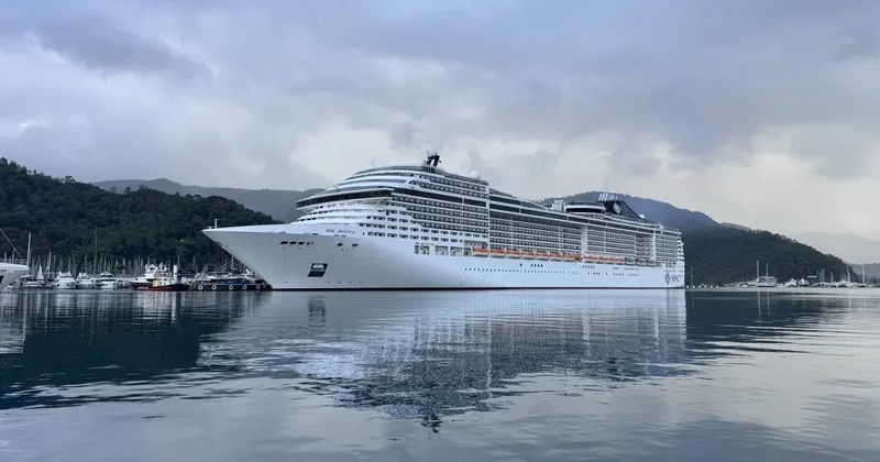 Marmaris e MSC Divina kruvaziyeriyle 3 bin 933 turist geldi