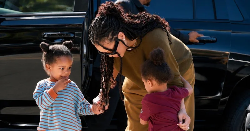 Rihanna çocuklarıyla alışverişe çıktı