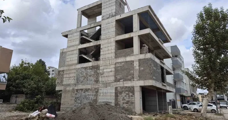 Adıyaman’da 3. kattan düşen işçi ağır yaralandı