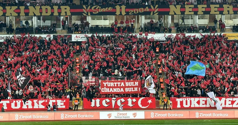 Eskişehirspor taraftarları, Cumhuriyet Bayramı nı kutladı!