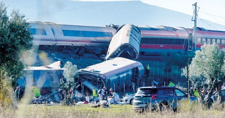 68 ölü 80 yaralı... İspanya’da tren faciası