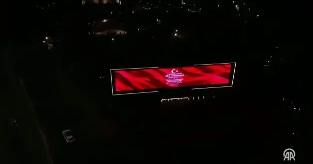 Şam ın simgelerinden Emevi Meydanı’nda 29 Ekim Cumhuriyet Bayramı kutlamaları dev ekranda
