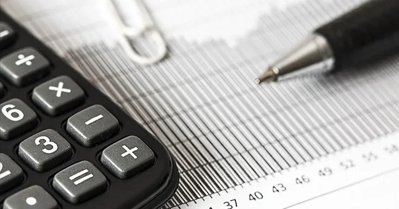 İtalya da hükümet banka ve enerji sektörlerine vergi artışı öngören bütçesini onayladı