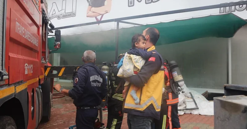 Mersin de halı ve mobilya mağazasında yangın: 80 kişi tahliye edildi