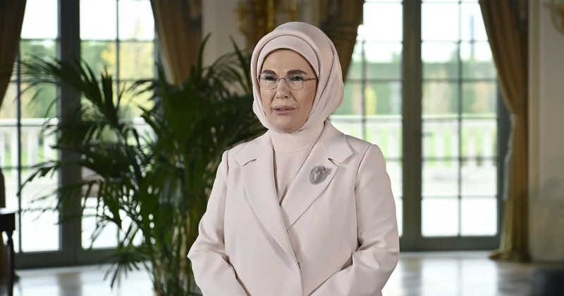 Emine Erdoğan, TDT Zirvesi ndeki resmi yemekte kardeşlik ve dayanışmayı vurguladı
